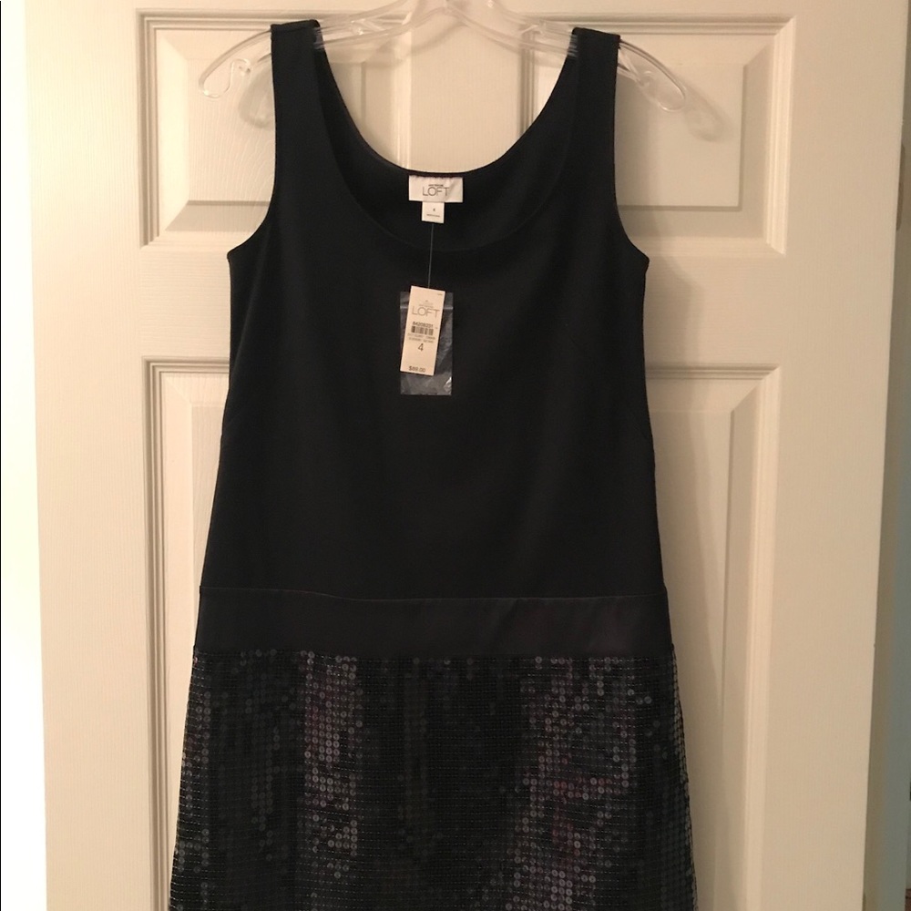 Black sleeveless sequins party dress